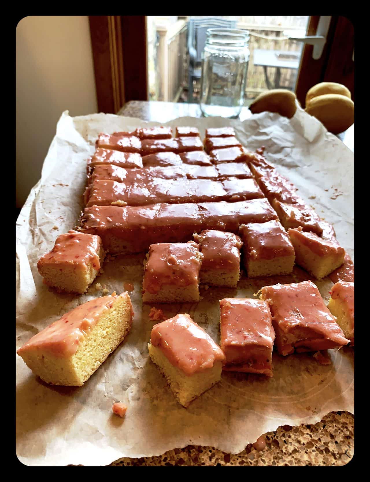 Read more about the article Random Acts of Pastry #5. Strawberry Lemonade Brownies or what to do with the leftover fruit?